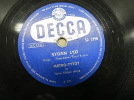 Decca SD 5290 Metro-tytöt ja Toivo Kärjen yhtye Sydän lyö / Haaveitten puisto -savikiekkoäänilevy / 78 rpm record