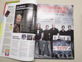 Soundi 2012 nr 9 Him, Suorat Sanat, Roope Latvala, Grease Helmet, Neljä Ruusua, Teemu Bergman, Steve Harris, Tom Waits, The Killers, Bat For Lashes, ym.