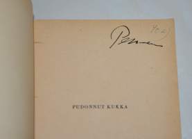 Pudonnut kukka.