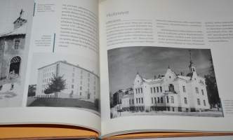 Mercato : kauppaa hallissa  Tampereen kauppahalli 1901-2001