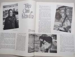 Eeva 1942 nr 3 kansikuva Ester Toivonen kirjoittaa kenttäpostikirjettä pojillemme rintamalle, Tanja, Anni ja Klaudia, Kairos ja me, Tuntematon valokuva, ym.