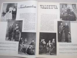 Eeva 1942 nr 3 kansikuva Ester Toivonen kirjoittaa kenttäpostikirjettä pojillemme rintamalle, Tanja, Anni ja Klaudia, Kairos ja me, Tuntematon valokuva, ym.