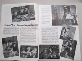 Eeva 1944 nr 2 kansikuva Suomalainen eeva tähtimannekiinina Pariisissa, Haluamme edes puoliksi oman lapsen, Tauno Palo -hurmuri ja perheenisä, Miehen tunteet, ym.
