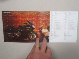 Triumph 1996 motorcycles / moottoripyörät -myyntiesite / sales brochure