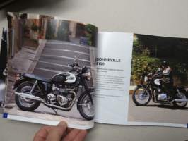 Triumph 2009 motorcycles / moottoripyörät - myyntiesite / sales brochure