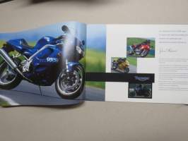 Triumph 2001 sport motorcycles / moottoripyörät - myyntiesite / sales brochure