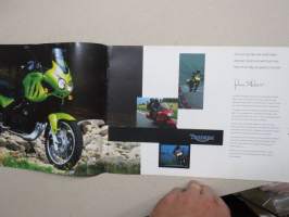Triumph 2001 touring motorcycles / moottoripyörät - myyntiesite / sales brochure