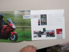 Triumph 2001 touring motorcycles / moottoripyörät - myyntiesite / sales brochure