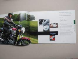Triumph 2001 classic motorcycles / moottoripyörät - myyntiesite / sales brochure