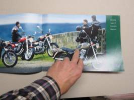 Triumph 2001 classic motorcycles / moottoripyörät - myyntiesite / sales brochure