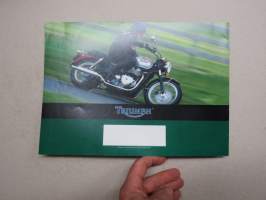 Triumph 2001 classic motorcycles / moottoripyörät - myyntiesite / sales brochure