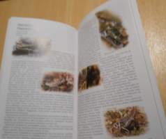 Koko perheen luonto-opas, Nisäkkäät, linnut, hyönteiset, kalat, kasvit