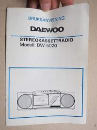 Daewoo stereokasettiradio - stereokassettradio DW-5020 Bruksanvisning -käyttöohjekirja ruotsiksi, sisältää piirikaavion