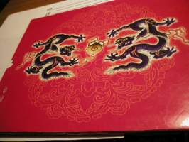china.kirja + kotelo                vakitan tarjous helposti paketti. SjaM koko 19x36 x60 cm paino 35kg 5e