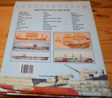 The Gatefold Book of the World&#039;s Great Warships: 36 Superb Pull-out Gatefolds