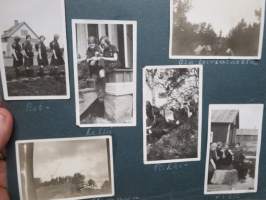 Partiolaisia - partiotyttöjä noin 1929 -valokuvia albumilehdillä noin 30 kpl / photographs, girl scouts