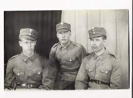 Välirauhan sotilaita toukokuussa 1940 - valokuva 9x13 cm