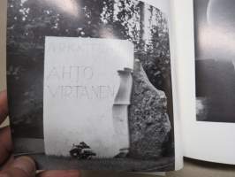 Salpauselkä-veistos - Reliefi ja sen taustaa (Alvar Aalto) ja muuta historiaa Alvar Aallosta, kuvateos