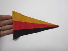 Saksa / Germany -pennant - souvenier / matkailuviiri