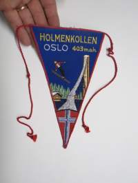 Holmenkollen - Oslo (Norge, Norway, Norja) -pennant - souvenier / matkailuviiri