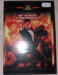 007 James Bond (Timothy Dalton) -007 vaaran vyöhykkeellä DVD - elokuva (suom. text)