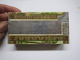 Simon Arzt Egyptian Cigarette Manufactory - Cairo / Alexandria -tupakkapakkaus, peltiä / cigarrette tin package