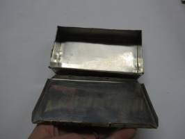 Simon Arzt Egyptian Cigarette Manufactory - Cairo / Alexandria -tupakkapakkaus, peltiä / cigarrette tin package