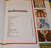 Makramee  solmittuja koristeita Ruotsinkielinen