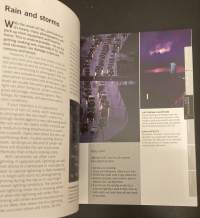 The Photographer&#039;s Field Guide - The Essential Handbook for Travelling with your Digital SLR Camera