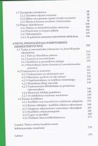 Esimiestyö - valmentaminen ja uudistuminen,2001. Tämä kirja antaa ideoita ja ajatuskehikkoja esimiehen ammatillisen kasvun jatkuvaan uudistumiseen