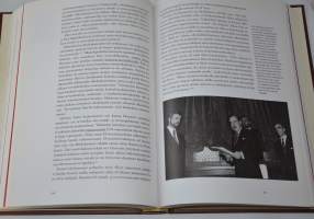 Alkon historia. Valtion alkoholiliike kieltolain kumoamisesta Euroopan unionin kilpailupolitiikkaan 1932-2006