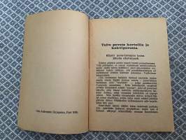 Huvittava taito Povata korteilla ja kahviporosta