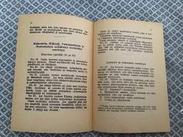 Huvittava taito Povata korteilla ja kahviporosta