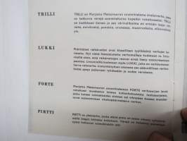 Verhojen lomasta - Villayhtymä Oy on luonut yhdessä tekstiilitaiteilijoiden kanssa &quot;Dralon Borealis&quot; -verhosarjan, mm. Marjatta Metsovaara -esite