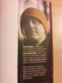 Samuel Björk / Minä matkustan yksin. Kirjailijan ensimmäinen dekkari joka sai  heti valtavan suosion. Käännetty 29 maahan. P. 2016.