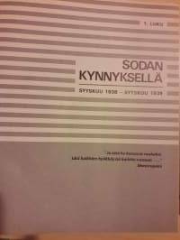 Maailma palaa. Toinen maailman sota-kolme kirjaa. Tarkkaa kerrontaa eripuolilta maailmaa. Samoin kuvia joka maasta sodan edetessä. Sivuja yhteensä 1431. P. 1975.