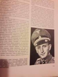 Maailma palaa. Toinen maailman sota-kolme kirjaa. Tarkkaa kerrontaa eripuolilta maailmaa. Samoin kuvia joka maasta sodan edetessä. Sivuja yhteensä 1431. P. 1975.