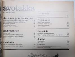 Avotakka 1967 nr 1, Lumpeenkukkatalo Ruotsissa, Nuori iloinen koti, Nahkatuoli, Rantapalsta, Kotisavustus, Poikamiestytön asunto, Golf, ym.