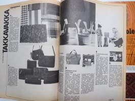 Avotakka 1972 nr 12, Sorsat Kesärannassa, Vuodesohvat, Jouluvihjeitä, Unohdetut museot, Nordsjö-laminaatti, Arabia Ruska-mainos, Lahden yli Tallinnaan, ym.
