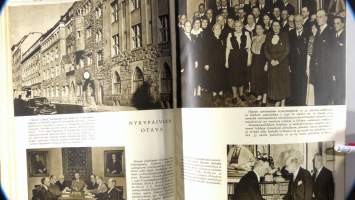 Kuusi vuosikymmentä suomalaista kirjallisuutta – Otavan historiaa kuvina 1890–1950