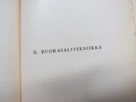 Ruokatalous II:1 - Keittiöstä ruokapöytään - Keittiötekniikka - Ruokasalitekniikka