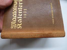 Maatalouskalenteri 1932, tietopohjaisia artikkeleita, taulukoita, runsaasti mainoksia maatalouteen liittyen, runsaasti merkintöjä liittyen maataloustöiden