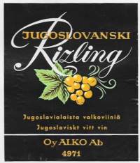 Jugoslavia Kanada  ym  Viina- ja viinaetikettejä n 8 kpl erä sivuilla  -  viinaetiketti