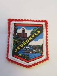 Jyväskylä -kangasmerkki / matkailumerkki / hihamerkki / badge -pohjaväri punainen