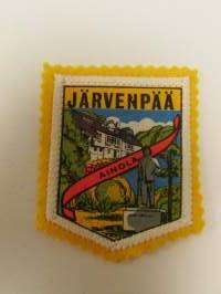 Järjenpää Ainola-kangasmerkki / matkailumerkki / hihamerkki / badge -pohjaväri keltainen