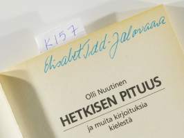 Hetkisen pituus ja muita kirjoituksia kielestä