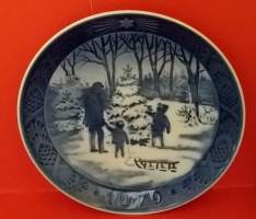 Joululautanen - Tanska vuosi 1979.  Posliinilautanen, seinälautanen, koristelautanen (Vintage Christmas Plate, Denmark Scandinavian Design, Jultallrik, Porcelain)