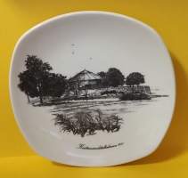 Muistolautanen - Kristiansandstallerkenen 1981.  Posliinilautanen, seinälautanen, keräilylautanen (Norway, Scandinavian porcelain, commemorative plate, Norja)