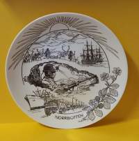 Muistolautanen - Norrbotten -  1983.  Posliinilautanen, seinälautanen, keräilylautanen (Sweden, Scandinavian porcelain, commemorative plate, Ruotsi)