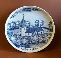 Keräilylautanen.  Asige kyrka.  Posliinilautanen, seinälautanen.(Sweden, Scandinavian porcelain, Ruotsi)